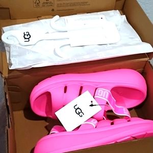 Girls UGGS, Dragon fruit pink, size 12T